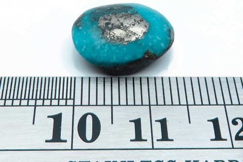 نگین فیروزه با طرحی خاص و ابعاد آن
