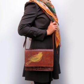 کیف چرم طبیعی با طرح زیبای پرنده