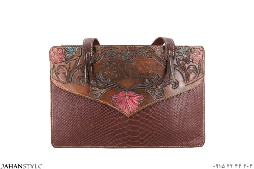 کیف دستی چرم طبیعی قلم‌زنی طرح گل - Image 3