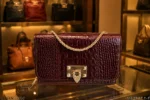 کیف دستی و دوشی چرم طبیعی زنانه گاوی زرشکی